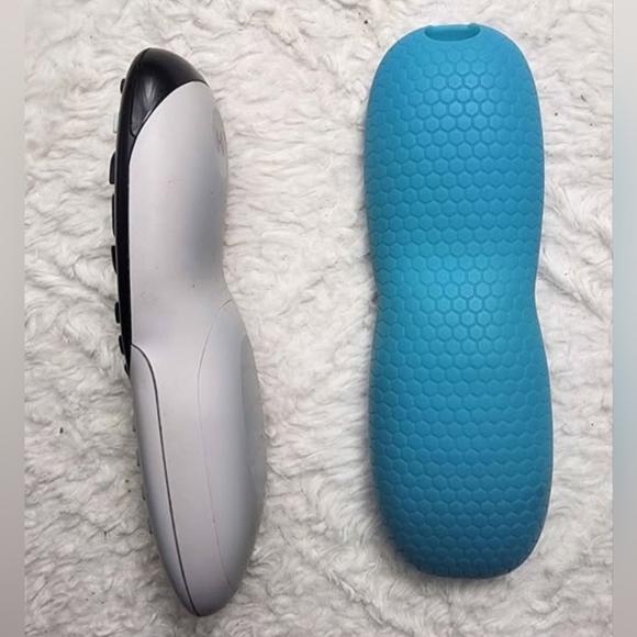 Glow in the Dark Silicone Protective Cover for Directv Remote Control. - Picture 5 of 8